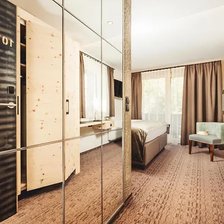 Hotel Bergkristall Zillertal - Adults Only 14 Years Plus Hotel 4*