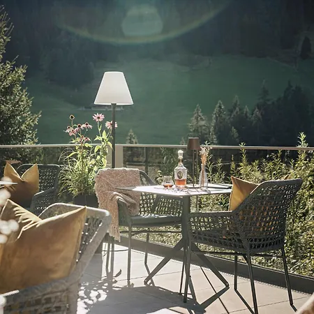Hotel Bergkristall 4*