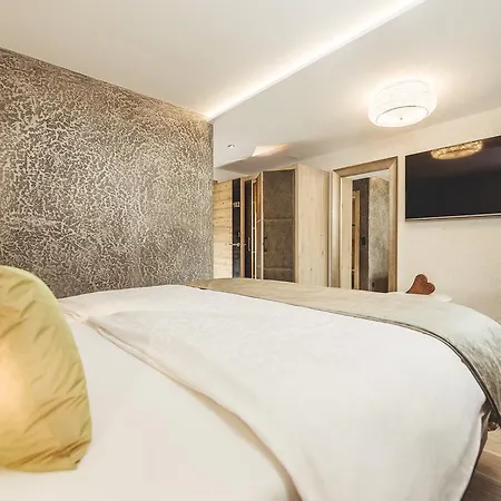 Hotel Bergkristall Zillertal - Adults Only 14 Years Plus