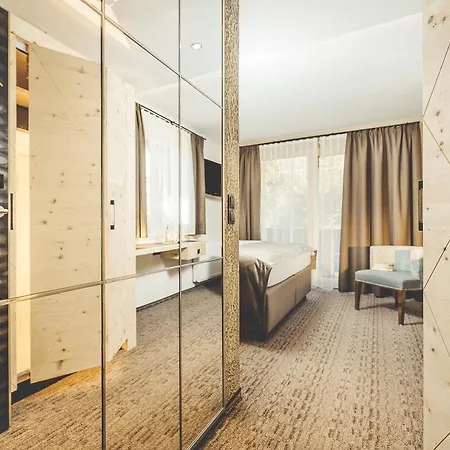 Hotel Bergkristall Zillertal - Adults Only 14 Years Plus