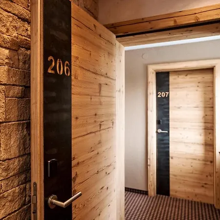 Hotel Bergkristall Zillertal - Adults Only 14 Years Plus 4*