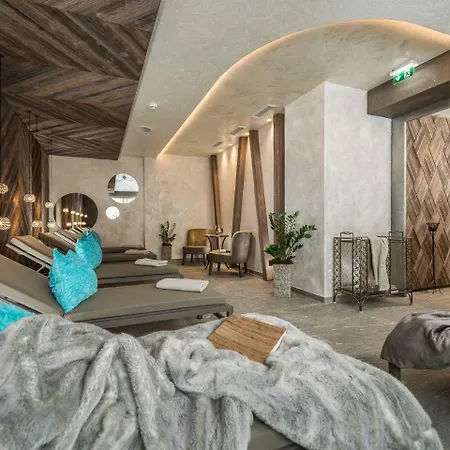 Hotel Bergkristall Zillertal - Adults Only 14 Years Plus Hippach
