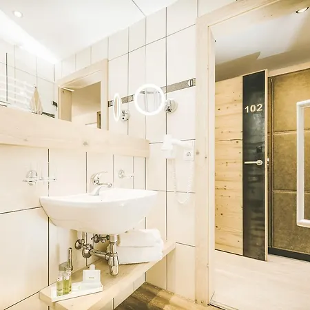 Bergkristall Zillertal - Adults Only Hotel Hippach