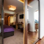 Hotel Bergkristall Zillertal - Adults Only Hippach
